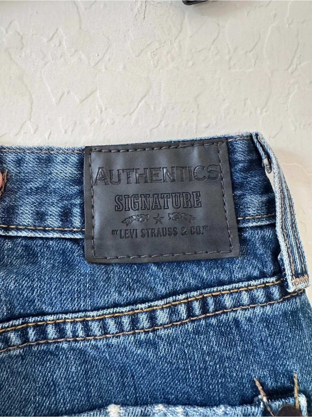Levi's Men's Medium Blue Straight Jeans